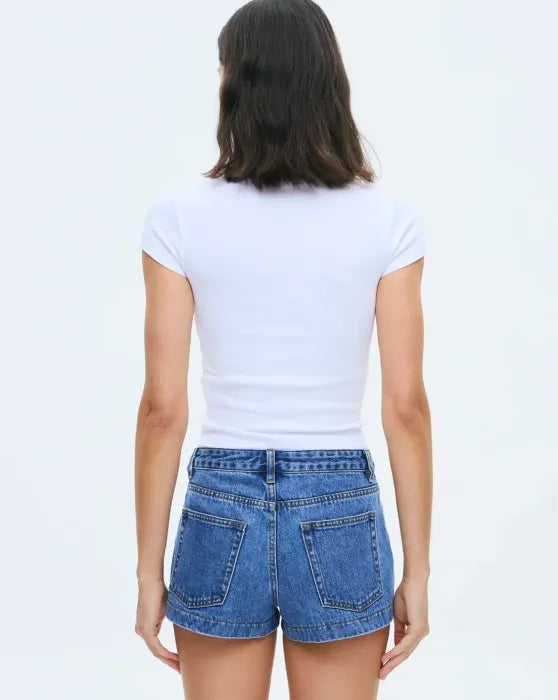 Mellomhøy elastisk denimshorts | Flere lommer, avslappet og komfortabel